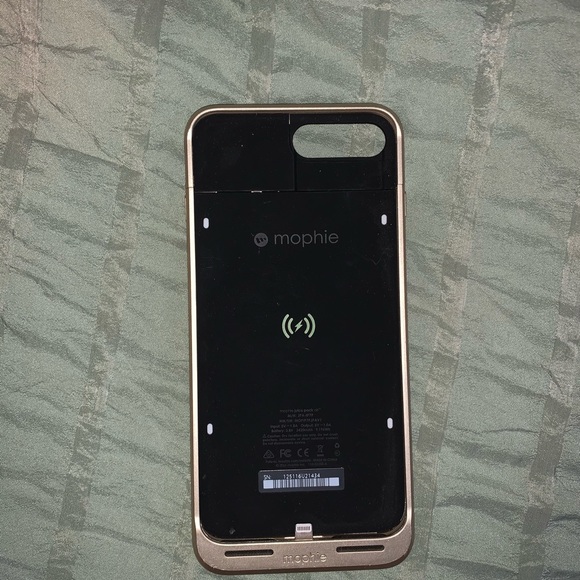 Morphie Charging Phone Case - Picture 2 of 5